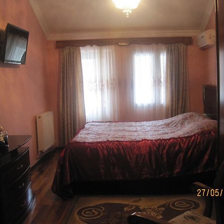 Metaxa Guesthouse 巴统 外观 照片