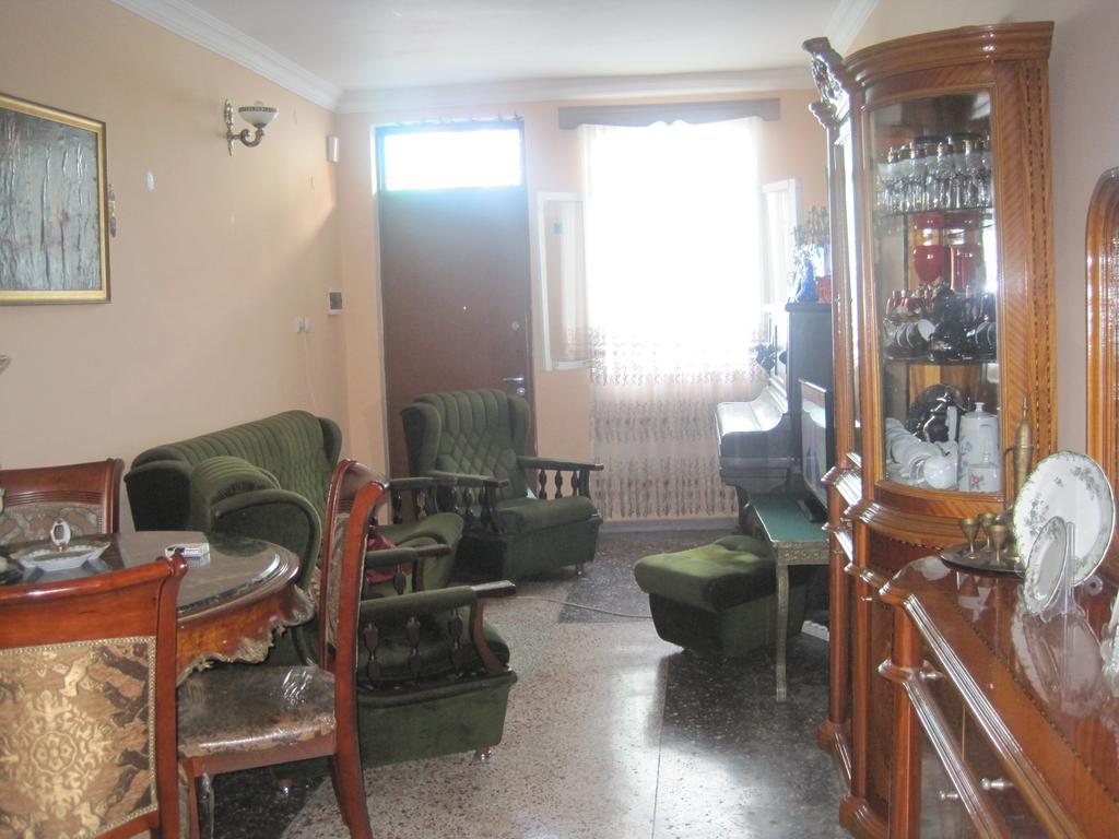Metaxa Guesthouse 巴统 外观 照片